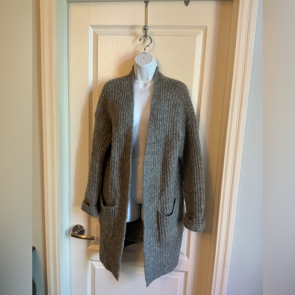Tahari wool alpaca blend grey cardigan size medium